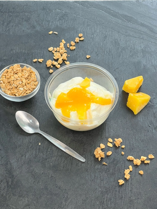 Greek yogurt with fresh mango